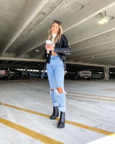 Call 2022 Outfits, Cute Causal Going Out Outfits Winter, Brewery Outfit Fall Night, Colorado Springs Outfits Spring, Seattle Aesthetic Outfit Winter, Austin Tx Outfits Winter, Vancouver Style Outfits, California March Outfits, Tending Outfit Women