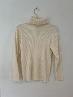 Chaus turtle neck sweater  Vintage  Cream color  Winter fall  Good vintage condition some marks as shown  Acrylic / wool Size medium Turtleneck Outfit Aesthetic, White Turtleneck Outfit, Turtleneck Outfit, Ivory Sweater, Turtle Neck Jumper, White Turtleneck, Turtle Neck Sweater, Sweater Vintage, Outfits Aesthetic