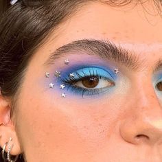 Concert Makeup, Rave Makeup, Creative Eye Makeup, Eye Makeup Art, Kiss Makeup, Blue Makeup, Glitter Makeup, Makeup Designs