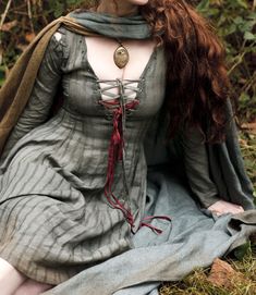 This Or That Game, Medieval Girl, Viking Aesthetic, Costume Viking, Game Of Thrones Costumes, Medieval Aesthetic, Fairytale Aesthetic, Margaery Tyrell, Song Of Ice And Fire