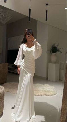 Louis Patridge, Stile Hijab, Soiree Dress, Elegant Dresses Classy, Wedding Guest Outfit Summer, Aesthetic Clothing, Clothing Stores, Modest Fashion Outfits, Glam Dresses