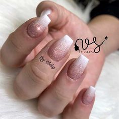 Cute sparkly short nails 2020 coffin shaped White Ombre Nails Short, Acrylic Nails Short Almond, Short Coffin Acrylic Nails, Pink And White Ombre Nails, Ombre Nails Short, Almond Nails Short, White Ombre Nails, Sparkly Acrylic Nails, Acrylic Nails Short