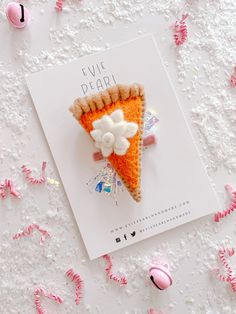 This listing is for one pumpkin pie. It comes on a large alligator clip. Use supervision while wearing our bows due to small parts. Please follow us on Instagram: Evie Pearl Handmade. We post giveaways, coupon codes, sneak peeks and upcoming news! Facebook Page: Evie Pearl Handmade Thanks for supporting our small shop. Novelty Halloween Party Hair Accessories, Christmas Embroidery Hair Clip, Gingerbread Hair Bow, Pumpkin Hair Clip, Felt Hair Accessories, Halloween Hair Clips, Hair Gift, Gold Clips, Red Candy