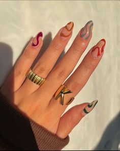 Natrual Nails, Lights Lacquer, Swirl Nail Art, Minimal Nails Art, Natural Nail Designs, Hippie Nails, Minimal Nails, Color Story, Fall Nail Art