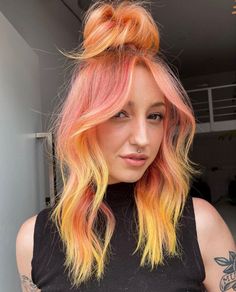 Peach And Purple Hair, Pink And Orange Hair, Stylish Hair Colors, Gemini Hair, Color Block Hair, Split Dyed Hair, Hot Haircuts, Vivid Hair Color, Peach Hair