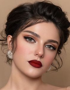 Bridal Makeup Red Lips, Dark Red Lipstick, Red Lipstick Makeup Looks, Pinterest Pretty, Wedding Makeup Tutorial, Glam Wedding Makeup, Bridal Eye Makeup, Red Lip Makeup