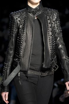 Leather Runway, Spiked Leather Jacket, Punk Leather Jacket, Studded Leather Jacket, Diesel Black Gold, Leather Jacket Style, Estilo Punk, Leather Motorcycle Jacket, Biker Style