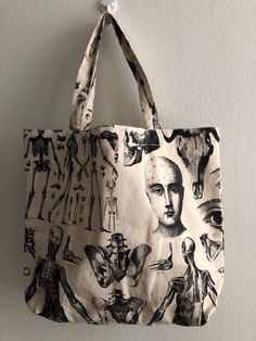 Skeleton Human, Drawing Skull, Human Anatomy Drawing, Estilo Hippie, Anatomy Drawing, Painted Clothes, Human Anatomy, Eco Bag, Shopping Tote Bag