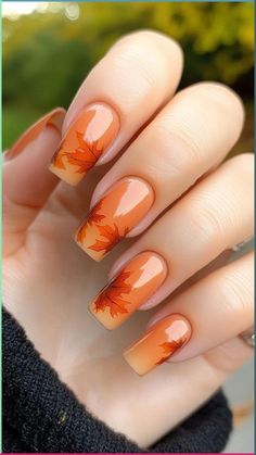 As the leaves start to change and the air gets crisp, it’s the perfect time to embrace the beauty of fall, and what better way to do that than through your nails? Fall leaf nail Leaf Nail Ideas, Harry Potter Nail Art, Autumn Manicure, Thanksgiving Nail Art, Beautiful Gradient, Witchy Nails, Cute Nails For Fall, Short Nails Art