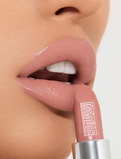 Ideal Face, Eyeliner Tips, Batons Matte, Lipstick Art, Beauty Make-up, Best Lipsticks, Cream Lipstick