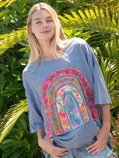 Oversized Applique Tee - Blue Rainbow-view 1 Diy Applique Shirts, Colorful Boho Outfit, Clothing Recycling, Upcycled Couture, Clothing Remakes, Patchwork Tshirt, Artsy Clothes, Rainbow Applique, Artsy Shirt