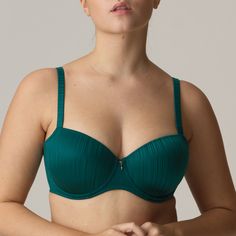 Preformed balcony bra with padded cups and a horizontal cut. Jasper Green is an intense emerald green with a touch of elegance. A shimmery striped pattern gives this color a stylish, wintry glow, while the blue undertones are flattering to both dark and light skin tones. Mousse Cups, Swimsuit Sale, Balcony Bra, Swimwear Sale, Light Skin, Shop Swimwear, Bra Lingerie, Sport Shorts, Swim Shorts