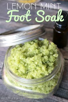 Diy Foot Soak, Foot Soak Recipe, Foot Soak, Scrub Recipe, Family Ideas, Lemon Mint, Homemade Bath Products, Healthy Family, Diy Body