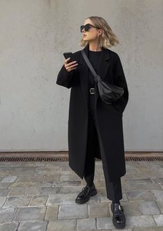 Grey Jacket Women, Meeting Outfit, Look Grunge, Skandinavian Fashion, Outfit Inspired, Black Outfits, Looks Street Style, Trendy Outfit, Minimal Chic