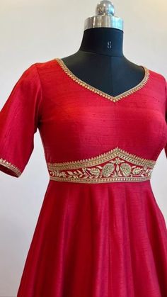 Silk Gown Designs Indian, Saree To Gown Convert, Machi Work, Indian Dress Up, Simple Frock Design, Stylish Kurtis Design, Ikkat Dresses, Designer Anarkali Dresses, Long Frock Designs