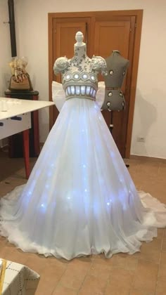 Moon Wedding Theme, Sailor Moon Cakes, Sailor Moon Transformation, Inspired Wedding Dress, Sailor Moon Cosplay, Princess Serenity, Moon Princess