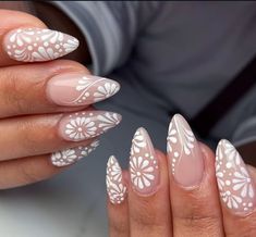 White Simple Nails, Ateez Nails, Wedding Nails White, White Wedding Nails, Jasmine Nails, Nails Girly, Mexican Nails, Princess Vibe, Coquette Nails