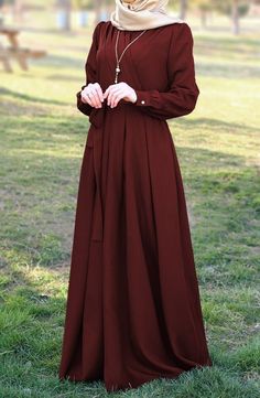 Abaya Styles, Hijab Design, Islamic Fashion Dresses, Muslim Evening Dresses, Muslim Dresses, Dresses Design, Modest Fashion Hijab, Muslim Women Fashion