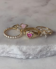 Pink Jewelry Aesthetic, Pink Club Outfit, Gold And Pink Jewelry, Jewelry Aesthetic Silver, Jewelry 90s, Pink Club, Gold And Silver Jewelry