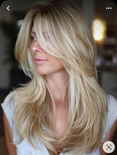 California Blonde Hair Sun Kissed, California Blonde Hair, Farrah Hair, Golden Hair Color, California Blonde, Subtle Blonde Highlights, Blonde Hair Ideas, Swept Bangs, Blonde Waves