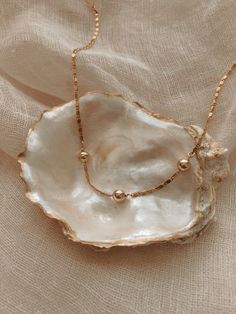 Fashion Fotografie, Cream Aesthetic, Dainty Choker, Gold Aesthetic, Classy Aesthetic, Beige Aesthetic