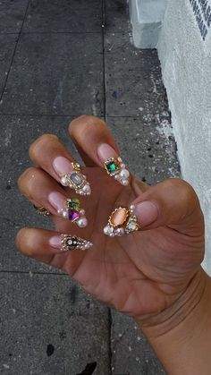 Cluster Rhinestone Nails, Chunky Y2k Nails, Jewel Nail Designs Rhinestones, Charm Acrylic Nails, Short 3d Nails, Beaded Nails, Baroque Nails, Gemstone Nails, Jeweled Nails