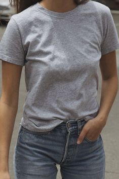 Minimalist Moda, Toronto Girls, Grey Tee, 가을 패션, Mode Inspiration, Looks Vintage, Minimalist Outfit, Outfits Casuales, Lany