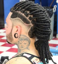 Dreadlock Mohawk, Men With Locs, Mens Medium Length Hairstyles, Dreadlock Hairstyles For Men, Mens Hairstyles Thick Hair, Dreadlock Styles, Dreads Styles