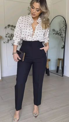 Female Ceo Outfits, Casual Work Outfits Women, Fashionable Work Outfit, Business Outfits Women, Stylish Work Attire, Business Casual Outfits For Work, Elegante Casual, Classy Work Outfits, Stylish Work Outfits