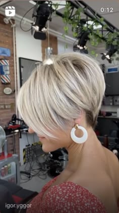 Short Hair Trends, Summer Hair Color For Brunettes, Short Blonde