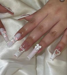 Nails Woth Initial, Hello Kitty Gel X Nails, Hello Kitty Nails With Initial, Conquete Nails, Extra Nails Acrylic, White Silver Nail Designs, Nails With Heart Charms, Croquette Nails, Kitty Nails