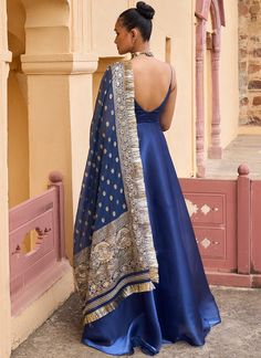 Organza Anarkali, Indian Suits For Women, Blue Organza, Anarkali Dress Pattern, Flattering Outfits, Desi Fashion Casual, Salwar Kamiz