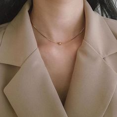 Jewelry Necklace Simple, Accessories Simple, Types Of Jewelry, Gold Rings Fashion, Gold Ring Designs, Gold Fashion Necklace, Ball Necklace, Classy Jewelry, Gold Earrings Designs