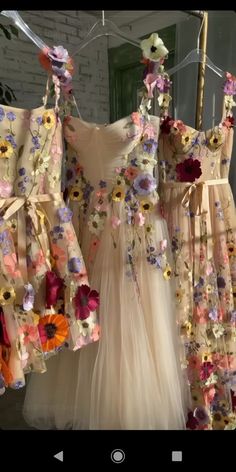 Vestido Charro, Floral Prom Dresses, Stunning Prom Dresses, Prom Dress Inspiration, Fairytale Dress, Special Dresses, Wildflower Wedding, Wedding Mood, Themed Outfits