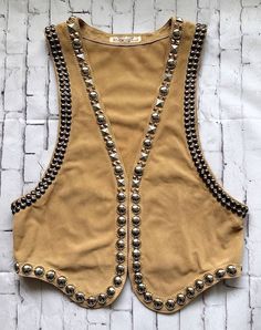 NEW DESIGNER ROBIN VINTAGE STUDDED SUEDE LEATHER COWGIRL COUNTRY WESTERN VEST #RobinsJeans Jacket Style Kurti, Vintage Outfits Men, Chaleco Casual, Mens Fashion Dressy, Western Vest, Country Cowgirl, Casual Skirt Outfits, Suede Vest, Vintage Vest