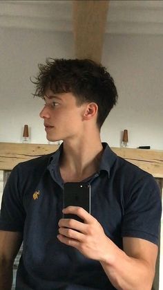 Undercut With Layers, Short Haircut Guys, Summer Haircuts Men, Straight Hair Men’s Cut, Mens Bangs Haircut, Boy Haircut Long On Top Short On Sides, Short Textured Hair Men, Men Summer Haircut, Mens Haircuts Curly