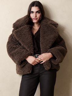 Cropped Sherpa Coat | Banana Republic Sherpa Coat L.l.bean, Chelsea Boots Teddy Coat, Jcrew Teddy Sherpa Lady Coat, Sherpa Coat Outfit, Sherpa Outfit, Coat Outfit Ideas, Olivia Culpo Style, Cropped Coat, Sherpa Coat