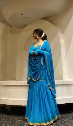 Palazos Outfit Indian Wedding, Traditional Indian Outfits For Women, Party Wear Suits For Women Indian, Blue Saree Look, Mode Niqab, Traditional Indian Clothes, Bollywood Suits