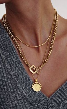 Necklaces Aesthetic Gold, Jewelry Necklaces Aesthetic, Bracelet Ideas Gold, Gold Snake Jewelry, Necklaces Aesthetic, Necklace Aesthetic, Aesthetic Gold, Aesthetic Rings