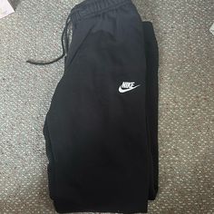 Cuff Bottom Women’s Nike Sweatpants! Tags Are Off But Never Worn! Nike Sweatpants With Side Pockets, Nike Black Sweatpants For Streetwear, Nike Cotton Full-length Sweatpants, Nike Black Functional Sweatpants, Black Nike Sweatpants, Nike Sweatpants, Latina Outfits, Nike Pants, Nike Black