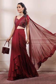 Isha Gupta, Saree Gowns, Drape Sarees, Fancy Sarees Party Wear, Saree Designs Party Wear, Drape Saree, Indian Dresses Traditional, Designer Saree Blouse Patterns