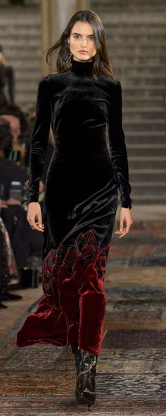 Haute Couture Style, Ralph Lauren Fall, Dress Velvet, Fashion Couture, Fashion Trends Winter, Velvet Fashion, Black Women Fashion, Fashion 2018, Mode Vintage