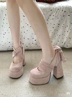 Kobra Kai, Agejo Gyaru, Style Flats, Tweed Style, Pink French, Wide Heels, Aesthetic Stuff