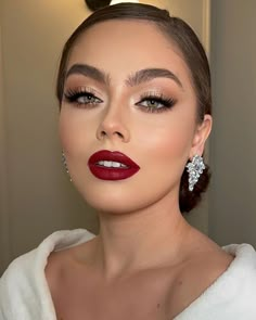 Bridal Makeup Red Lips, Burlesque Makeup, Lipstick Looks, Glam Bride Makeup, Red Lipstick Makeup Looks, Classic Makeup Looks, Makeup Cantik, Red Lips Makeup Look, Maquillage On Fleek