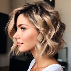 In 2024, short wavy bob hairstyles continue to maintain their popularity, seamlessly blending practicality with sophistication to remain a favorite among women. This modern cut offers a versatile option that suits all ages and styles. With its easy maintenance and innovative flair, this hairstyle is ideal for women who refuse to compromise on elegance amidst their fast-paced lifestyles. Short Wavy Bob Hairstyles, Graduation Hairstyle, Pinterest Short Hairstyles, Short Wavy Hairstyles For Women, Half Up Wedding, Short Wavy Bob, Wavy Bob Hairstyles, Wavy Bob, Short Hair Trends