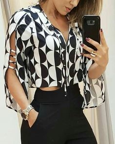 Sleeves Designs For Dresses, Sleeves Blouse, Trending Fashion Outfits, Designs For Dresses, Geo Print, Trend Fashion, Ladies Dress Design, Casual Blouse, Look Chic