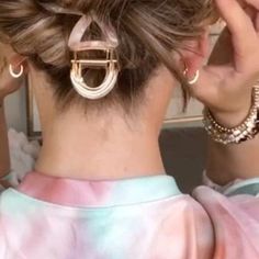 3,366 likes, 26 comments - natalie.m.west on October 26, 2023: "Need a style to get the hair off the back of your neck to avoid the winter tangles? Try this! Also would be a great style for an event or...". Claw Clip Styles, Hair Styles Diy, Holiday Hair, Easy Updos, Heatless Hairstyles, Hair Tutorials Easy, Like And Comment, Holiday Hairstyles, Hair Crush