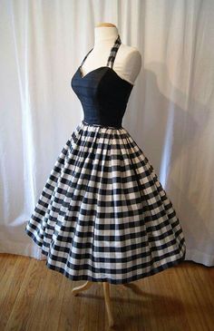 Cute!! Halter Party Dress, Engagement Party Dresses, Fashion 1950s, Coat Racks, 50s Dresses, 1950s Dress, Vintage Apparel, 50s Fashion