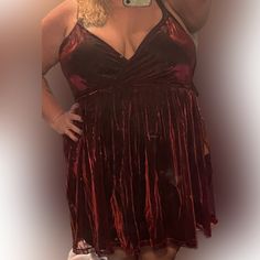 Stunning Dress! Size 3x It’s Quite Large On Me But I Wanted To Show A Fit. Fully Lined It Has A Snap At The Bust If You Want Less Cleavage. Burgundy V-neck Mini Dress For Party, Burgundy V-neck Mini Dress For Summer, Selena Dresses, Boho Dress Short, Red Bodycon, Eliza J Dresses, Midi Sundress, Flutter Dress, Formal Dresses Short