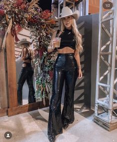 Winter Rodeo Outfits For Women, Rodeo Outfits Winter, Winter Western Outfits Women, Nfr Outfits For Vegas, Nfr Outfits For Vegas Cowgirl Fashion, Western Outfits Women Party, Nashville Style Outfits, Nfr Outfits